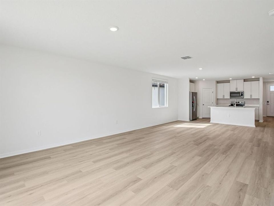 На продажу: $380,100 (4 спален, 2 ванн, 2503 Квадратных фут)