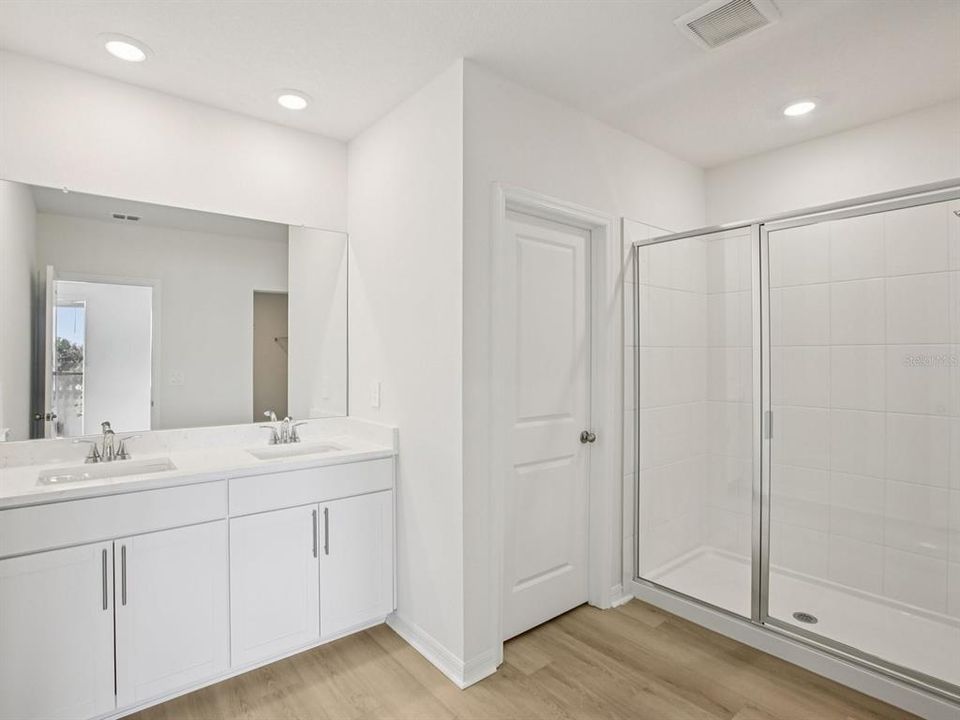 На продажу: $380,100 (4 спален, 2 ванн, 2503 Квадратных фут)