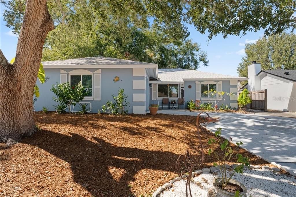 Под контрактом: $345,000 (3 спален, 2 ванн, 1347 Квадратных фут)