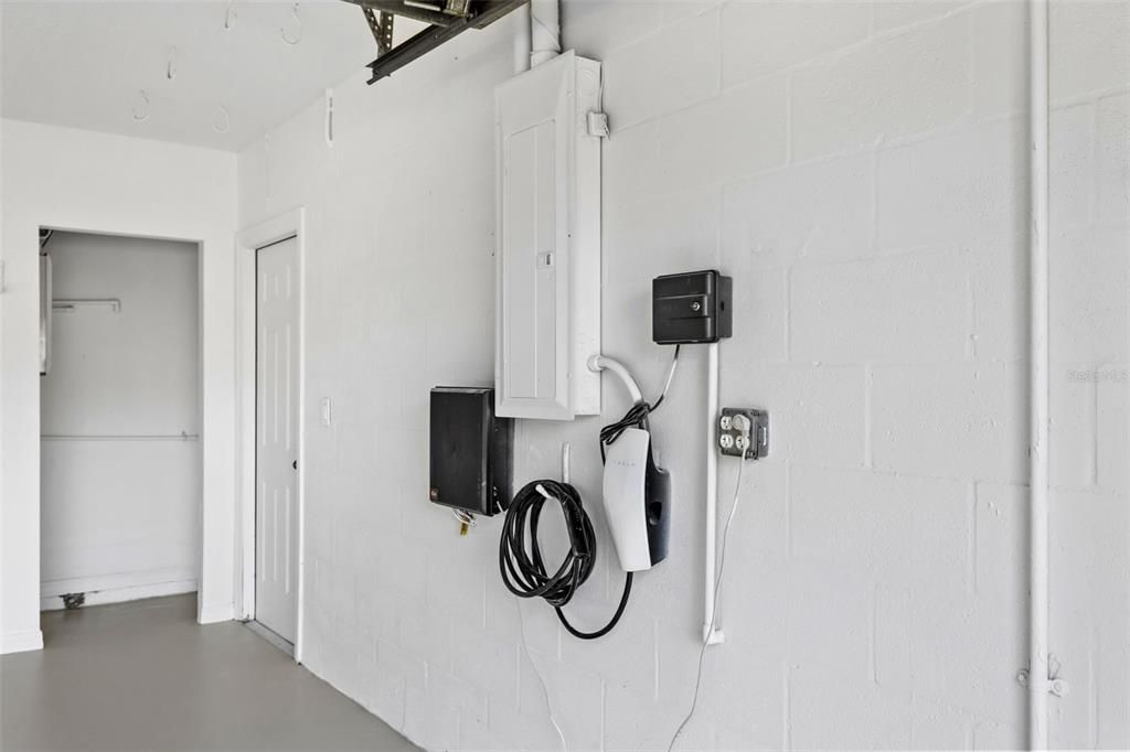 Active With Contract: $829,900 (4 beds, 3 baths, 2650 Square Feet)