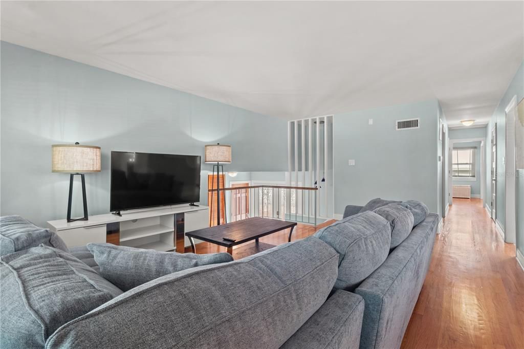 待售: $875,000 (13 贝兹, 0 浴室, 4170 平方英尺)