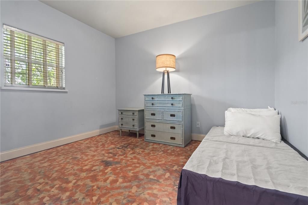 待售: $875,000 (13 贝兹, 0 浴室, 4170 平方英尺)