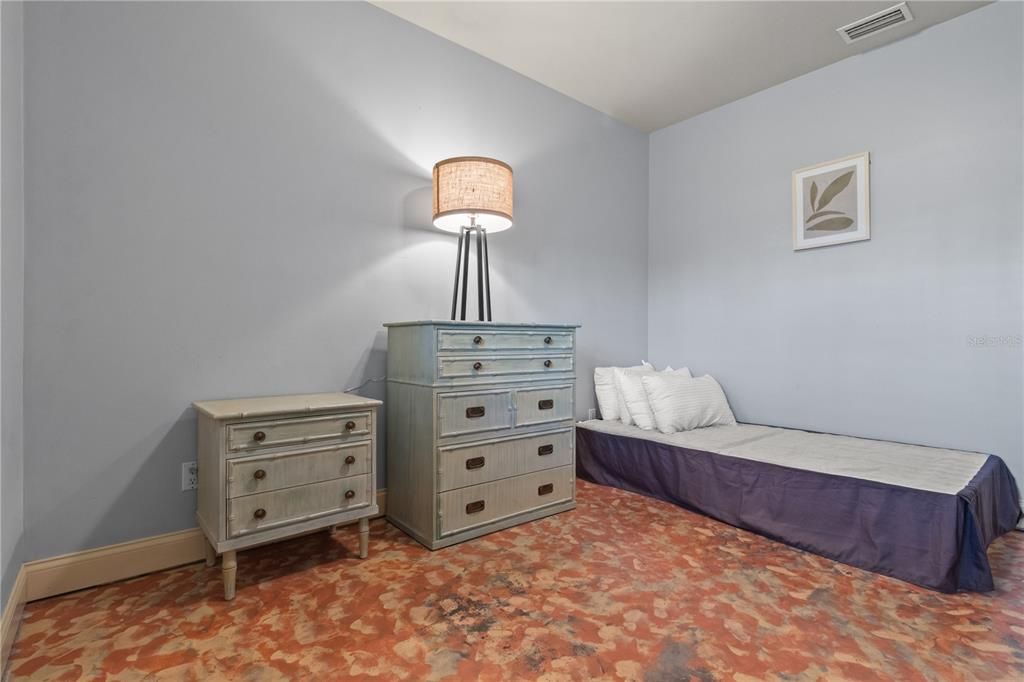 待售: $875,000 (13 贝兹, 0 浴室, 4170 平方英尺)