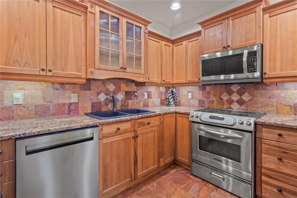 待售: $875,000 (13 贝兹, 0 浴室, 4170 平方英尺)