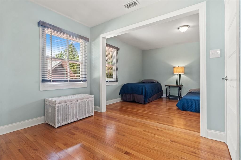 待售: $875,000 (13 贝兹, 0 浴室, 4170 平方英尺)