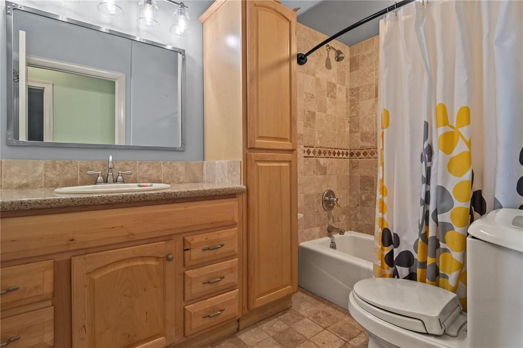 待售: $875,000 (13 贝兹, 0 浴室, 4170 平方英尺)