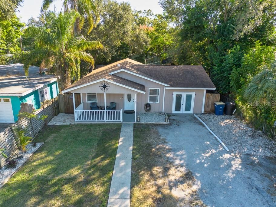 合同活跃: $305,000 (3 贝兹, 1 浴室, 960 平方英尺)