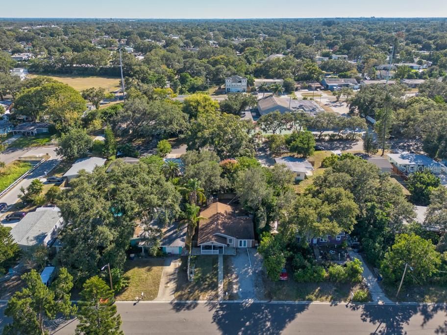 合同活跃: $305,000 (3 贝兹, 1 浴室, 960 平方英尺)