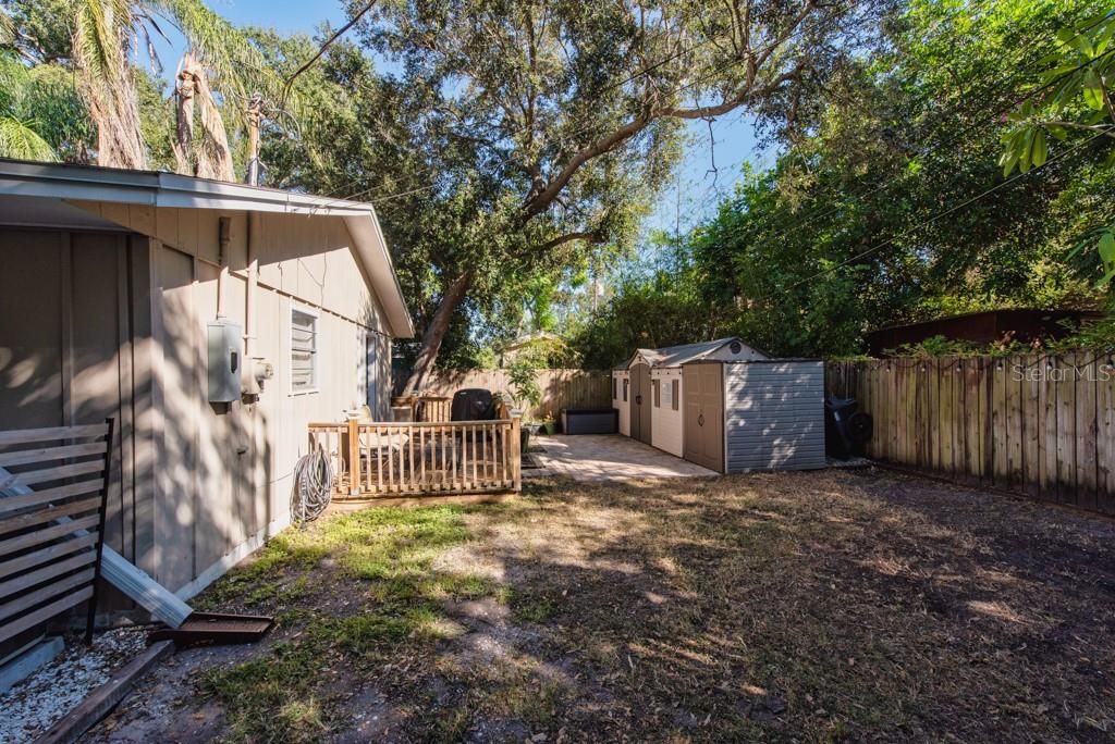 合同活跃: $305,000 (3 贝兹, 1 浴室, 960 平方英尺)