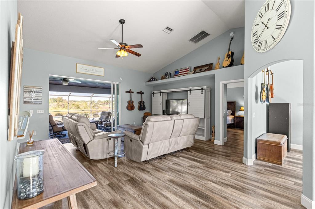 For Sale: $535,000 (3 beds, 2 baths, 2076 Square Feet)