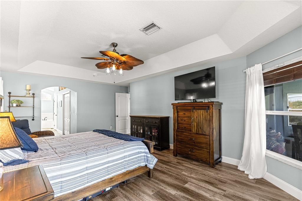 For Sale: $535,000 (3 beds, 2 baths, 2076 Square Feet)