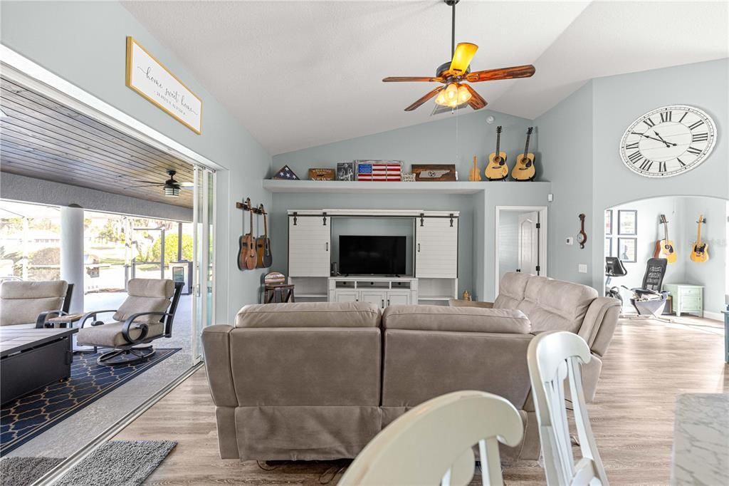 For Sale: $535,000 (3 beds, 2 baths, 2076 Square Feet)