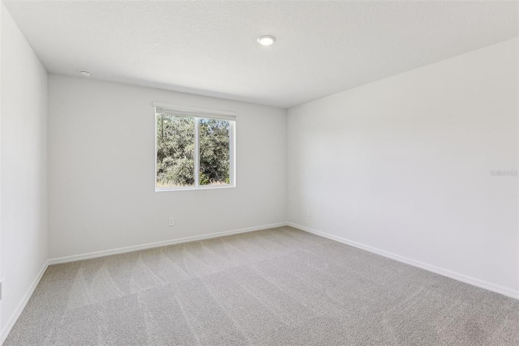 Activo con contrato: $369,620 (4 camas, 3 baños, 1988 Pies cuadrados)