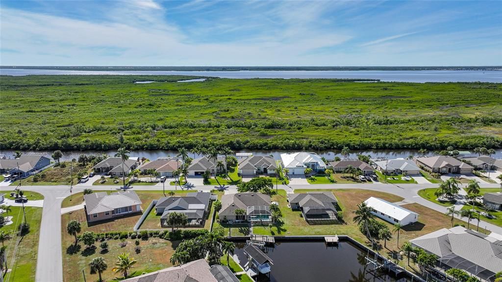 待售: $595,000 (4 贝兹, 2 浴室, 2256 平方英尺)