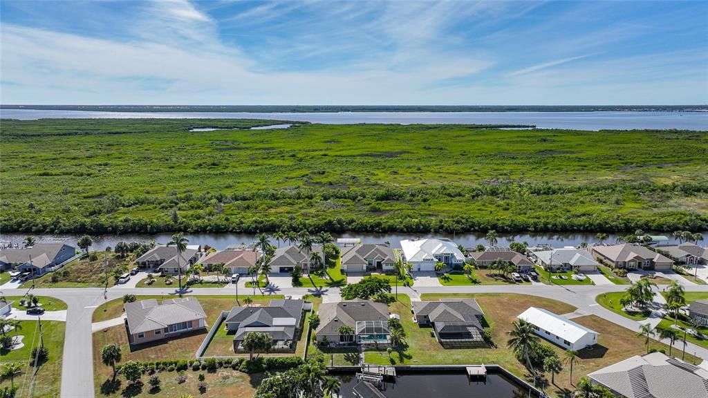 待售: $595,000 (4 贝兹, 2 浴室, 2256 平方英尺)