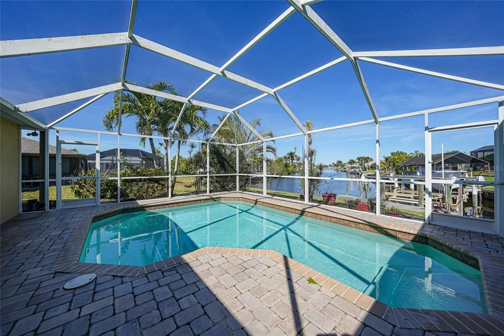 待售: $595,000 (4 贝兹, 2 浴室, 2256 平方英尺)