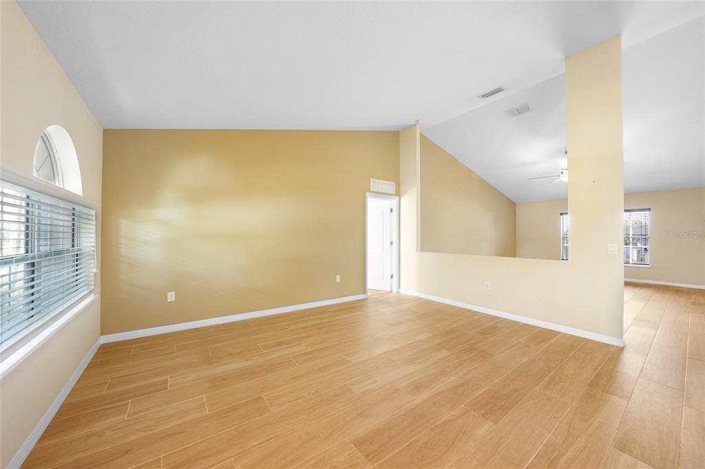 待售: $595,000 (4 贝兹, 2 浴室, 2256 平方英尺)