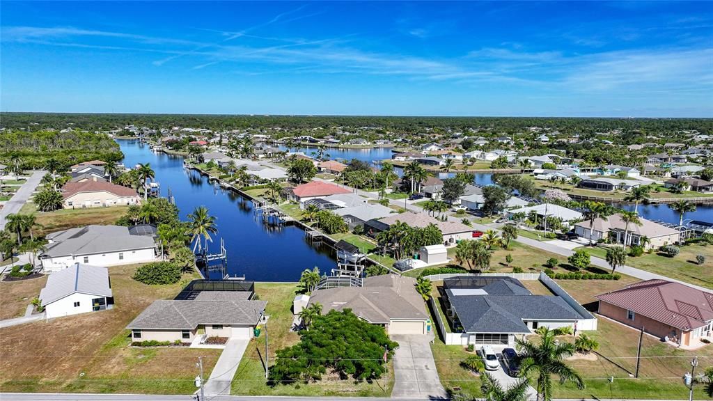 待售: $595,000 (4 贝兹, 2 浴室, 2256 平方英尺)