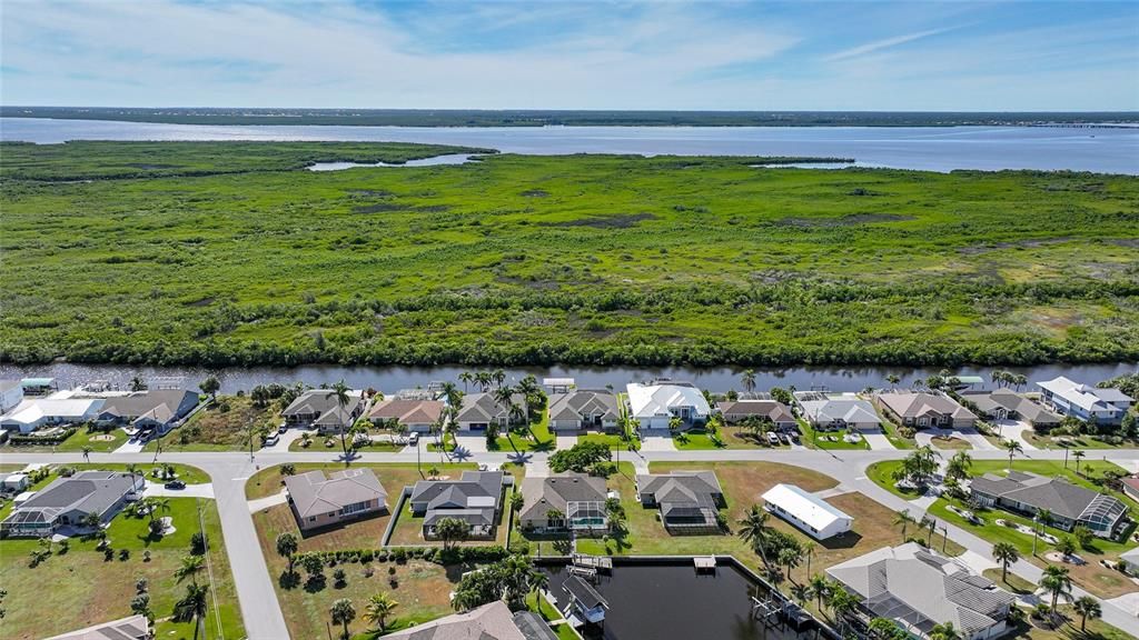 待售: $595,000 (4 贝兹, 2 浴室, 2256 平方英尺)