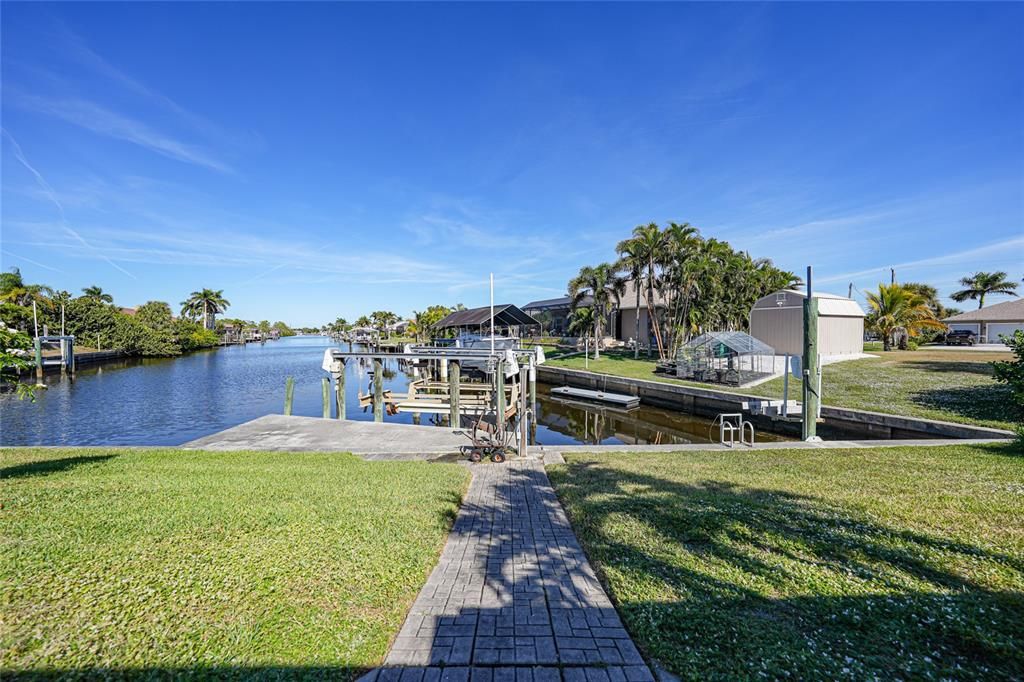 待售: $595,000 (4 贝兹, 2 浴室, 2256 平方英尺)