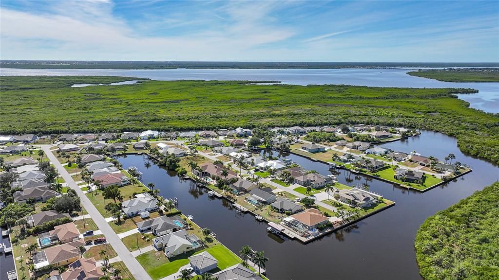 待售: $595,000 (4 贝兹, 2 浴室, 2256 平方英尺)