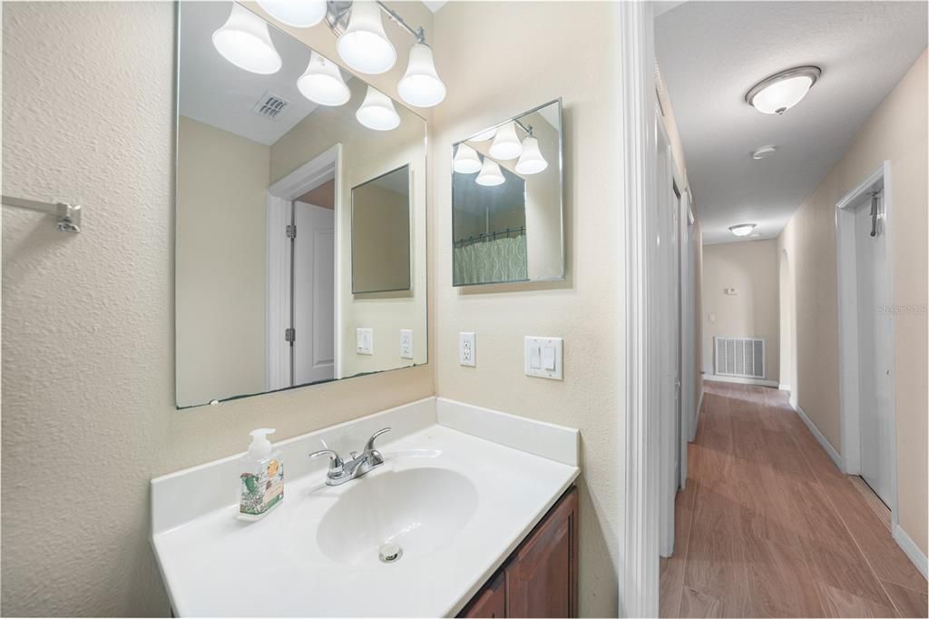 待售: $595,000 (4 贝兹, 2 浴室, 2256 平方英尺)