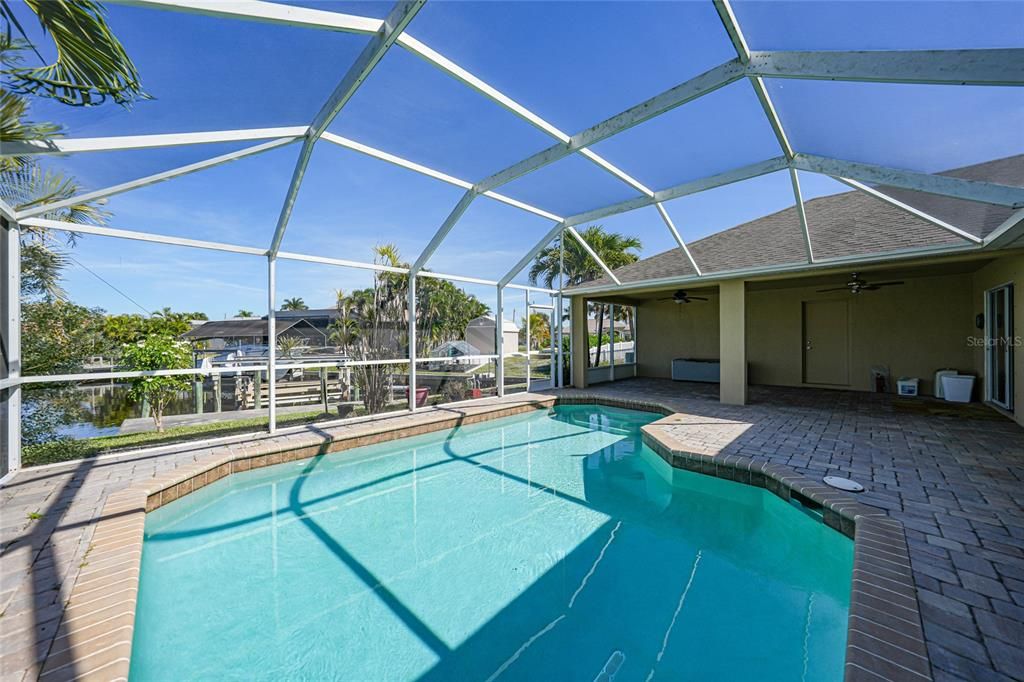 待售: $595,000 (4 贝兹, 2 浴室, 2256 平方英尺)