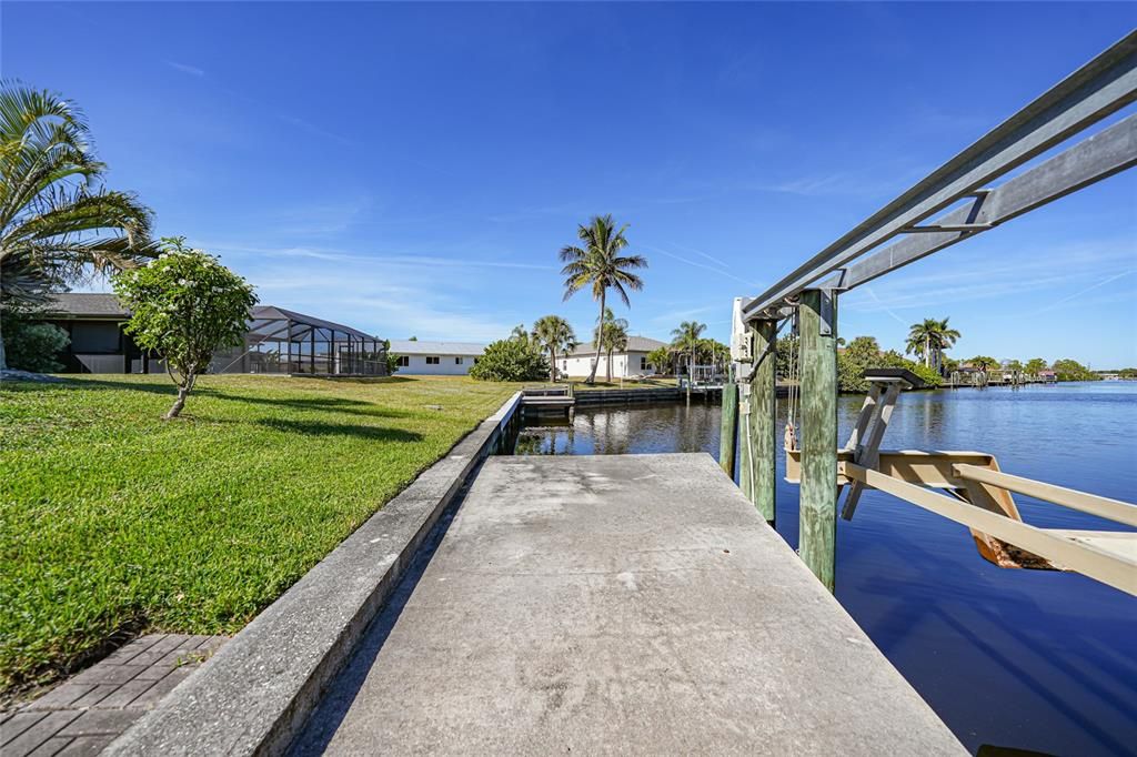 待售: $595,000 (4 贝兹, 2 浴室, 2256 平方英尺)