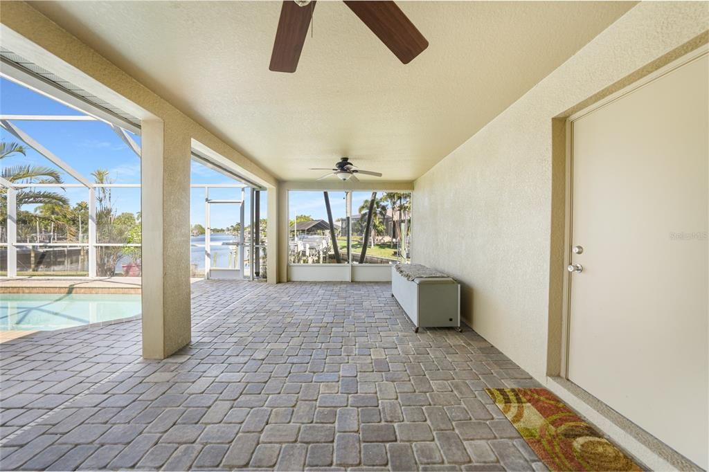 待售: $595,000 (4 贝兹, 2 浴室, 2256 平方英尺)