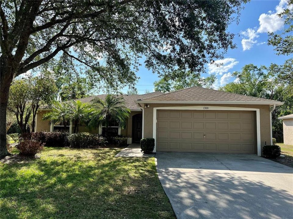 Под контрактом: $325,000 (3 спален, 2 ванн, 1459 Квадратных фут)