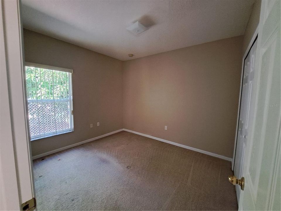 Active With Contract: $235,000 (3 beds, 2 baths, 1682 Square Feet)