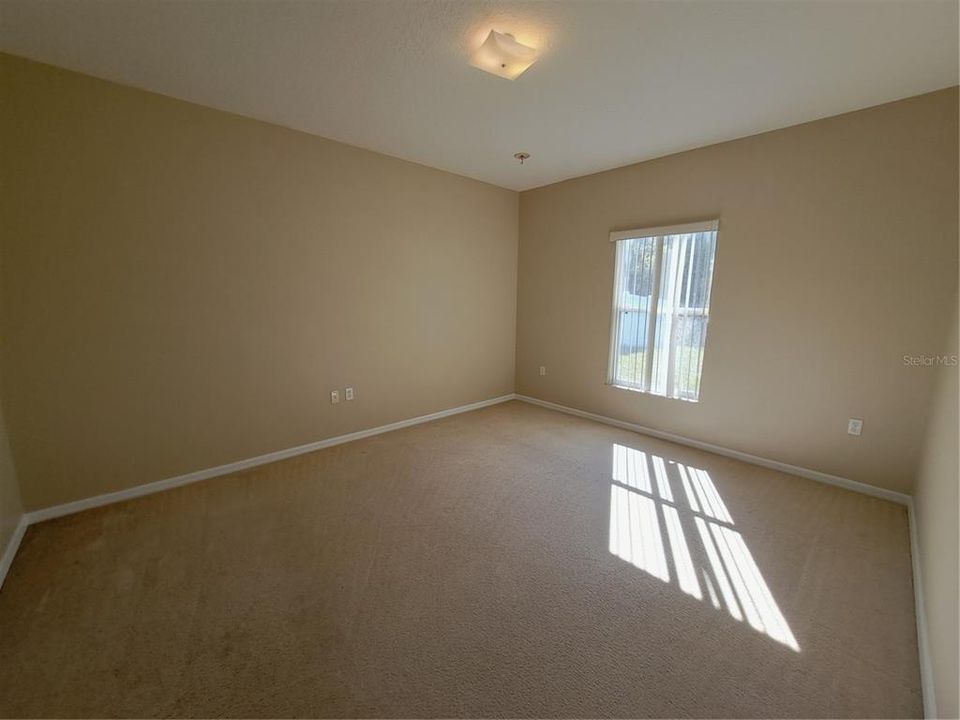 Active With Contract: $235,000 (3 beds, 2 baths, 1682 Square Feet)