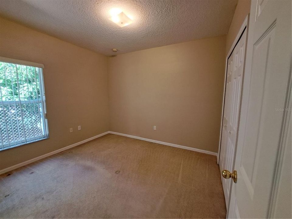 Active With Contract: $235,000 (3 beds, 2 baths, 1682 Square Feet)