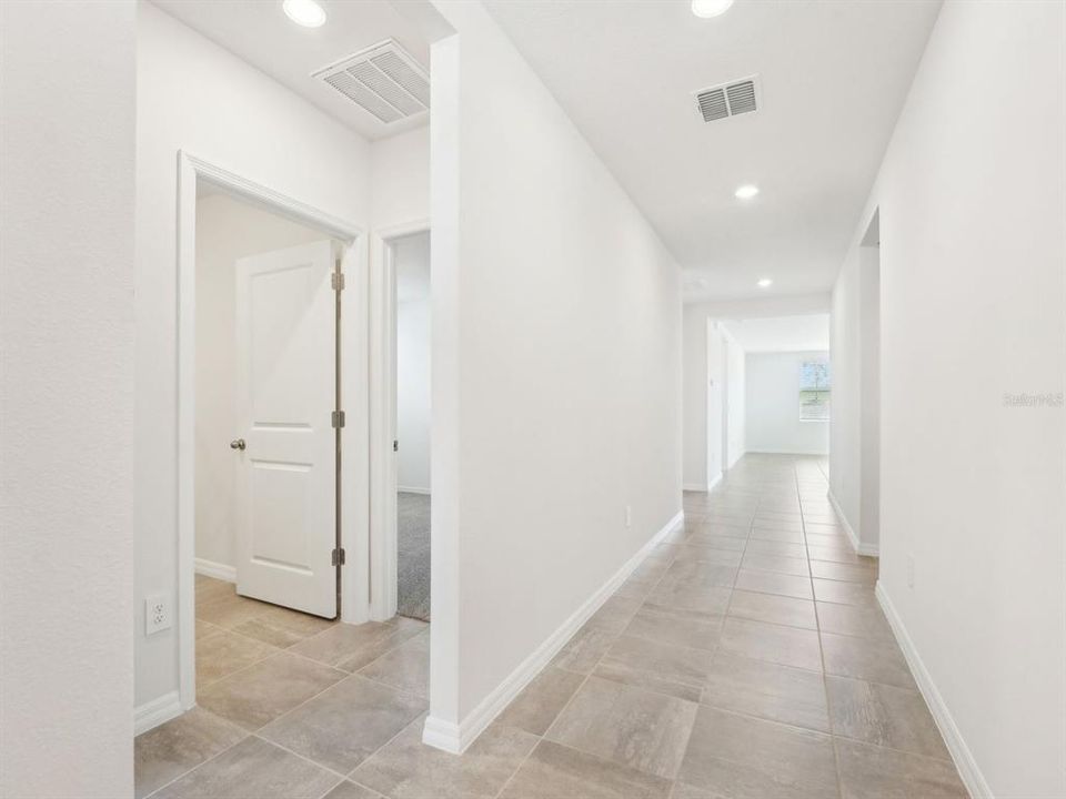 待售: $306,704 (4 贝兹, 2 浴室, 1840 平方英尺)