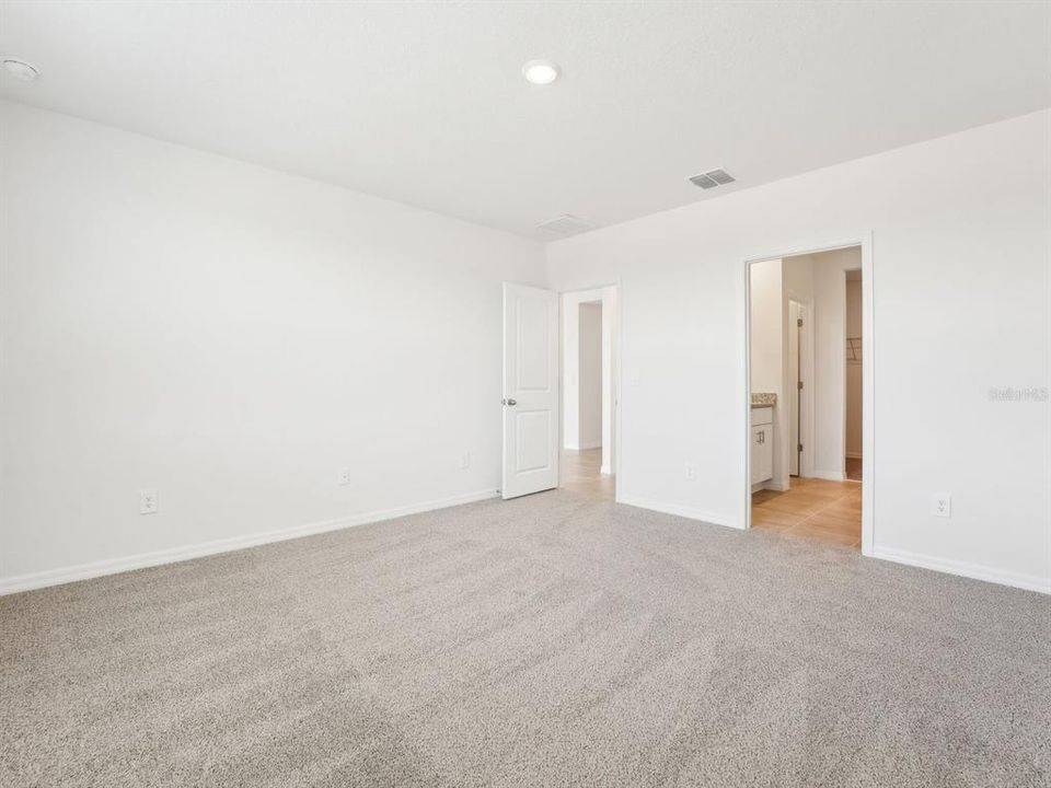 待售: $306,704 (4 贝兹, 2 浴室, 1840 平方英尺)