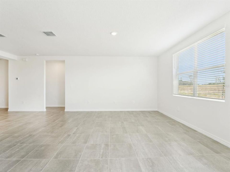 待售: $306,704 (4 贝兹, 2 浴室, 1840 平方英尺)