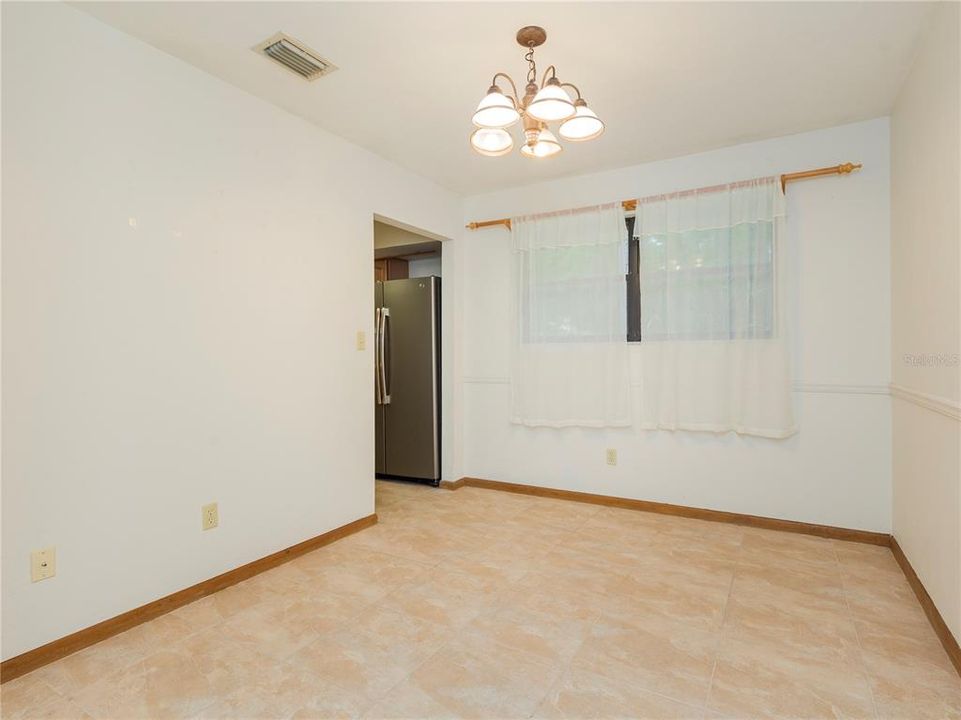 For Rent: $1,950 (3 beds, 2 baths, 1442 Square Feet)