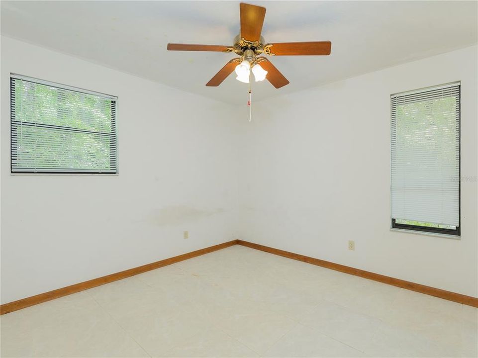 For Rent: $1,950 (3 beds, 2 baths, 1442 Square Feet)