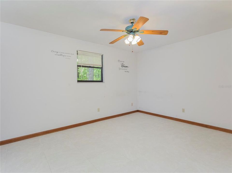 For Rent: $1,950 (3 beds, 2 baths, 1442 Square Feet)