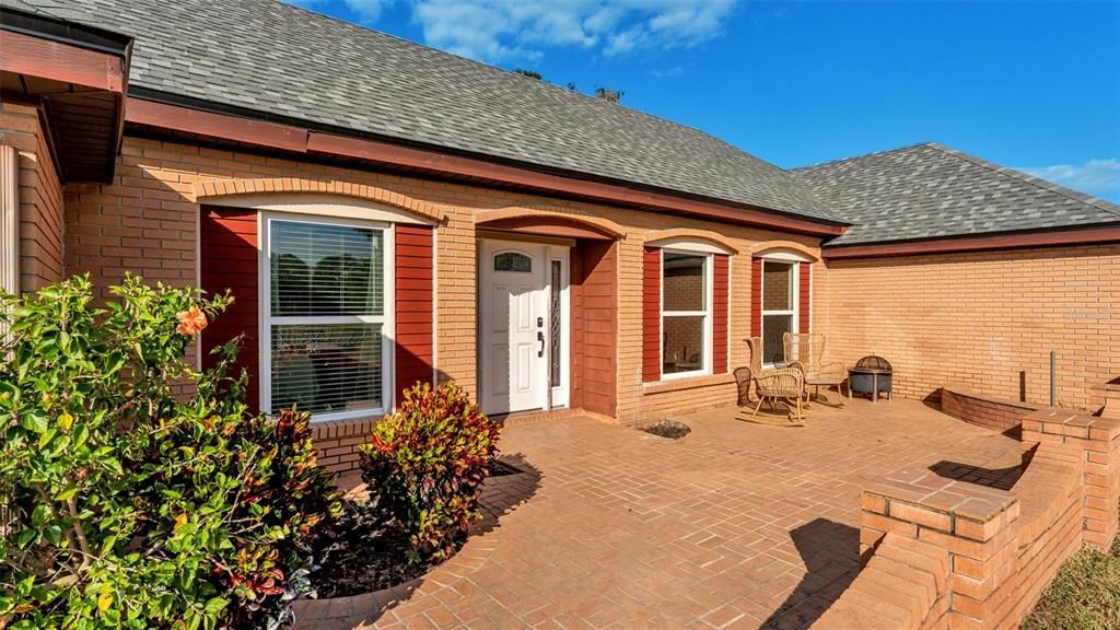 待售: $620,000 (4 贝兹, 2 浴室, 2049 平方英尺)