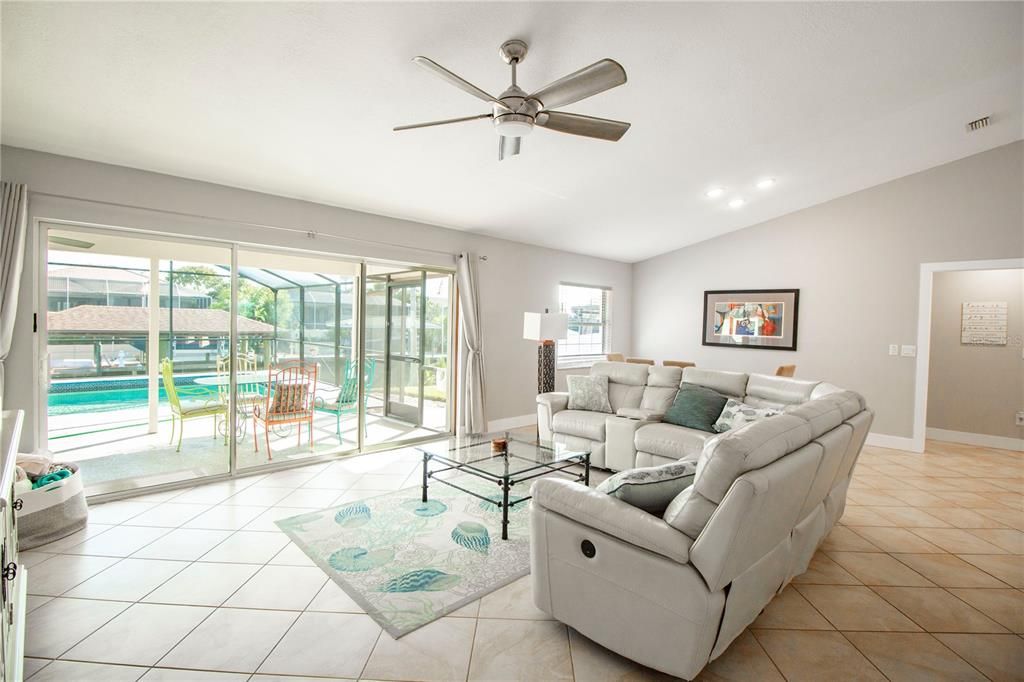 For Sale: $689,000 (3 beds, 2 baths, 1649 Square Feet)