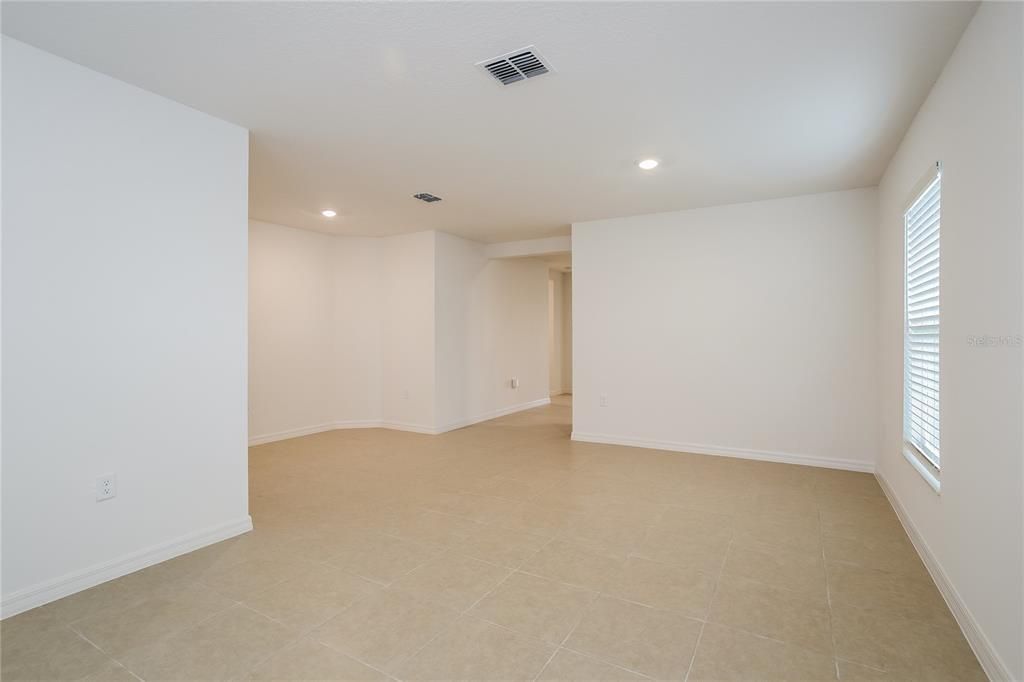 En Renta: $1,920 (4 camas, 2 baños, 1869 Pies cuadrados)