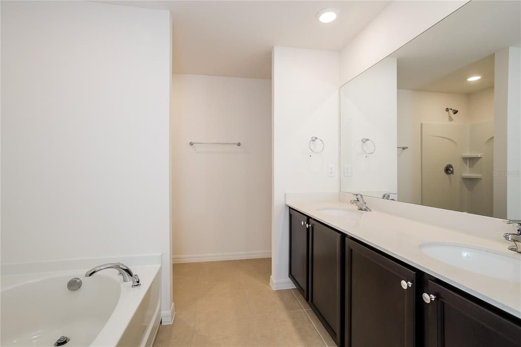 En Renta: $1,920 (4 camas, 2 baños, 1869 Pies cuadrados)