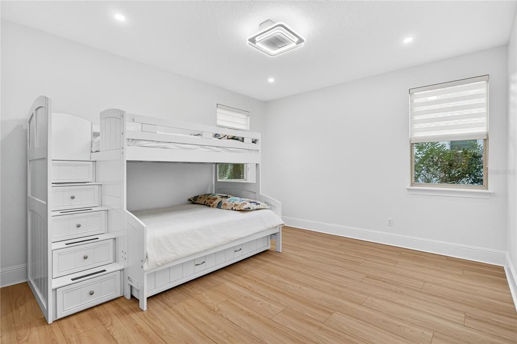 待售: $2,249,000 (7 贝兹, 6 浴室, 5283 平方英尺)