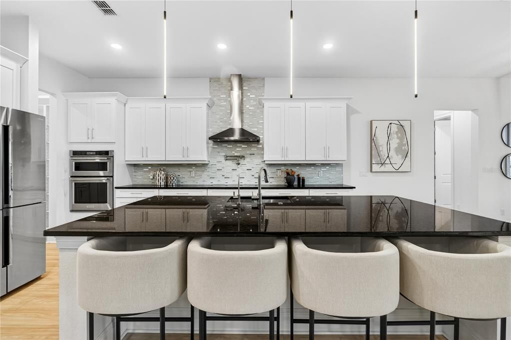 待售: $2,249,000 (7 贝兹, 6 浴室, 5283 平方英尺)