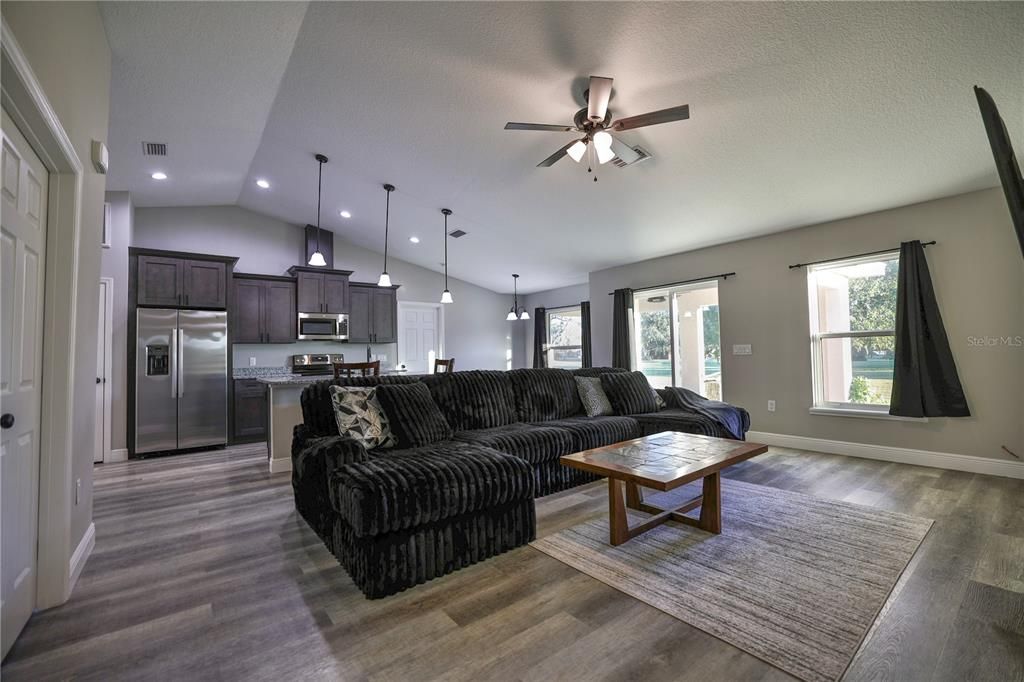 Active With Contract: $329,900 (4 beds, 2 baths, 1613 Square Feet)