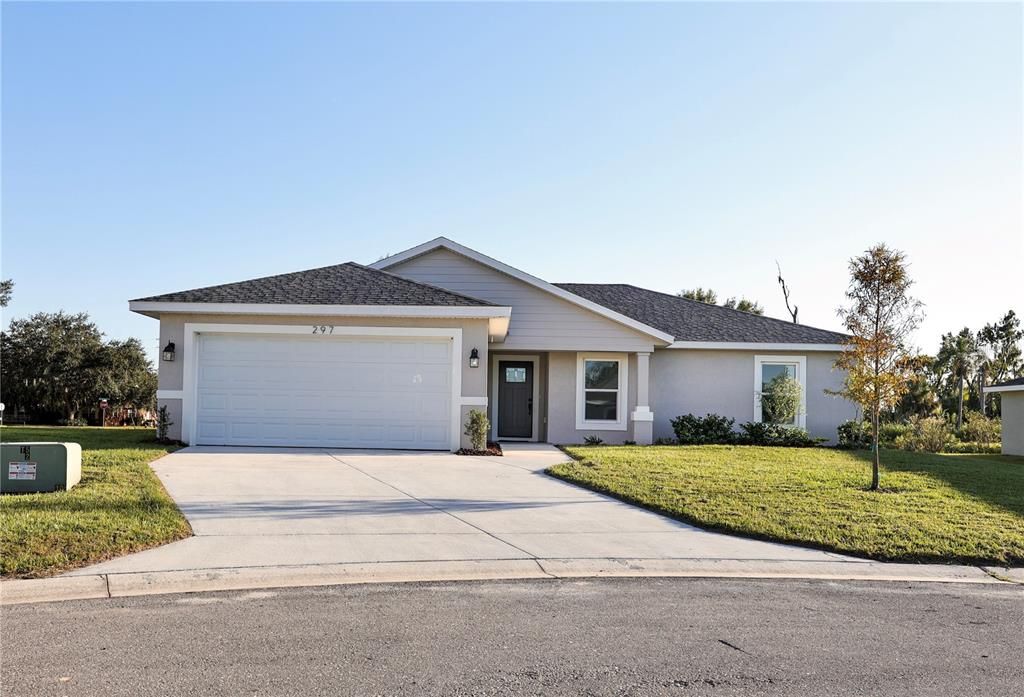 Active With Contract: $329,900 (4 beds, 2 baths, 1613 Square Feet)