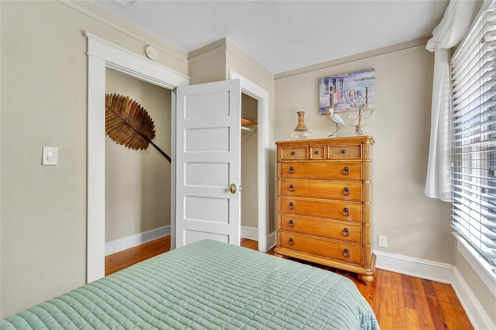 For Sale: $2,200,000 (7 beds, 5 baths, 5624 Square Feet)