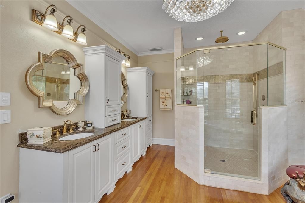 For Sale: $2,200,000 (7 beds, 5 baths, 5624 Square Feet)