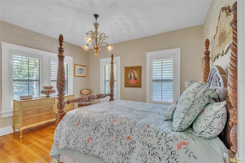 For Sale: $2,200,000 (7 beds, 5 baths, 5624 Square Feet)